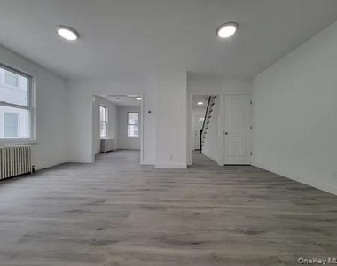 23-25 Lincoln Street - Photo Thumbnail 5