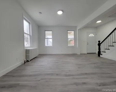 23-25 Lincoln Street - Photo Thumbnail 6