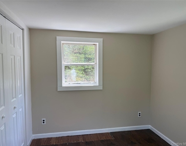 46 Lime Kiln Road - Photo Thumbnail 2