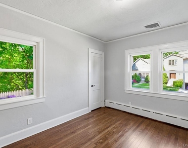 526 Carroll Avenue - Photo Thumbnail 10