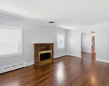 526 Carroll Avenue - Photo Thumbnail 6