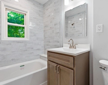 526 Carroll Avenue - Photo Thumbnail 8