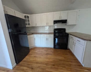 174-17 129th Avenue - Photo Thumbnail 8