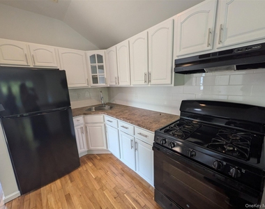 174-17 129th Avenue - Photo Thumbnail 2