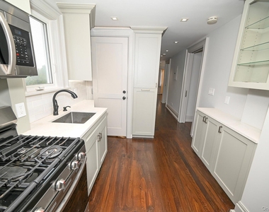 29 Everett Street - Photo Thumbnail 4