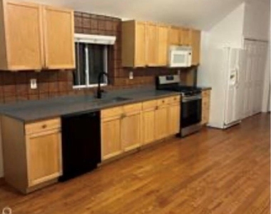 13 Spring Street - Photo Thumbnail 17