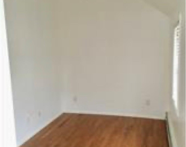 13 Spring Street - Photo Thumbnail 7