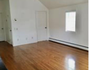 13 Spring Street - Photo Thumbnail 1