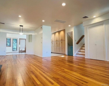 5 Eaton Road - Photo Thumbnail 3