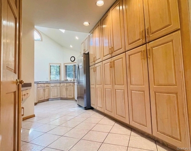 5 Eaton Road - Photo Thumbnail 8