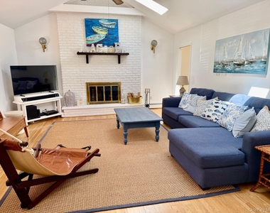 111 Fanning Avenue - Photo Thumbnail 1