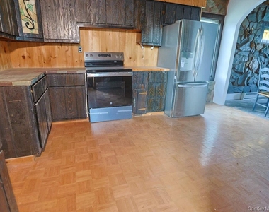 378 Broadway - Photo Thumbnail 8