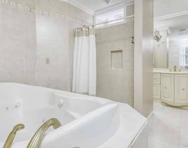 1 Lodi Lane - Photo Thumbnail 19