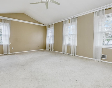 1 Lodi Lane - Photo Thumbnail 17