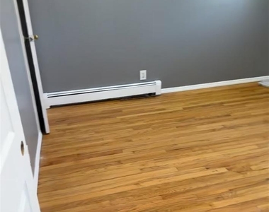 495 Dewitt Avenue - Photo Thumbnail 7