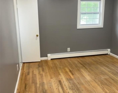495 Dewitt Avenue - Photo Thumbnail 9