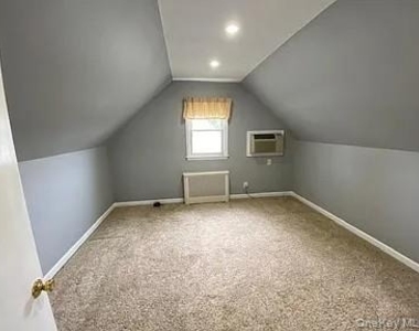4 West Court - Photo Thumbnail 5