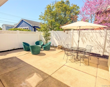 23 Garden City Avenue - Photo Thumbnail 14