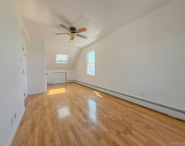23 Garden City Avenue - Photo Thumbnail 10