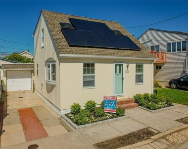 23 Garden City Avenue - Photo Thumbnail 2