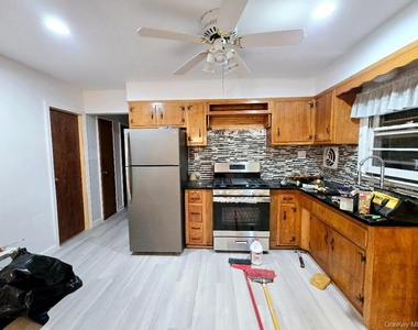 7718 271st Street - Photo Thumbnail 6