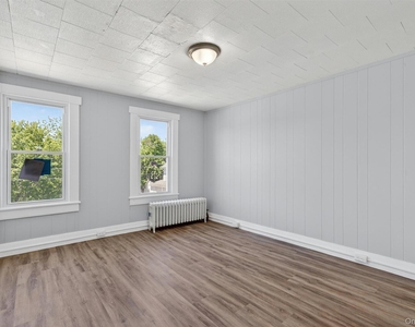 90 Montgomery Street - Photo Thumbnail 12