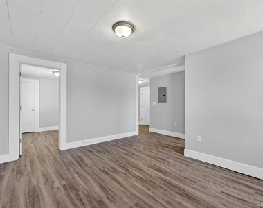90 Montgomery Street - Photo Thumbnail 14