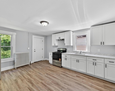 90 Montgomery Street - Photo Thumbnail 1