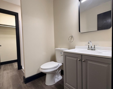 268 Carpenter Avenue - Photo Thumbnail 18