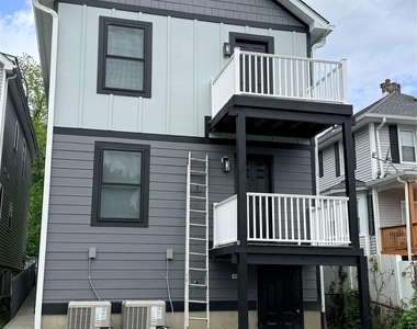 268 Carpenter Avenue - Photo Thumbnail 3