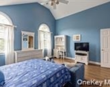 24 Bridle Path - Photo Thumbnail 15