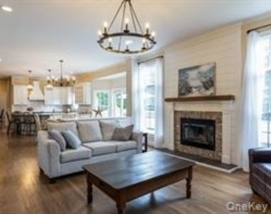 24 Bridle Path - Photo Thumbnail 6