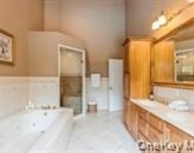 24 Bridle Path - Photo Thumbnail 24