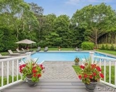 24 Bridle Path - Photo Thumbnail 2