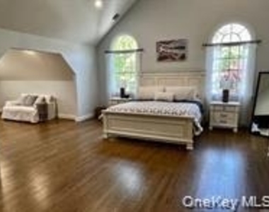 24 Bridle Path - Photo Thumbnail 14