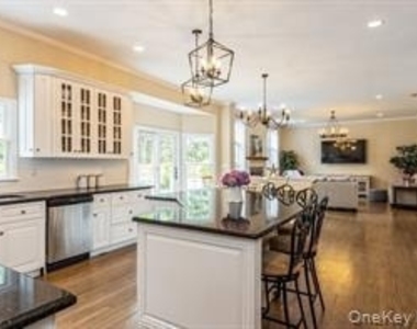 24 Bridle Path - Photo Thumbnail 3