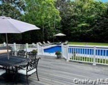 24 Bridle Path - Photo Thumbnail 12