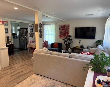 62 Whippoorwill Road E - Photo Thumbnail 2