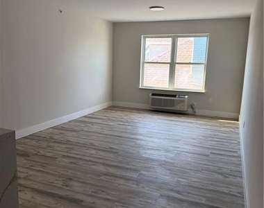 251 Livingston Avenue - Photo Thumbnail 4