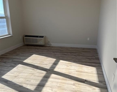 251 Livingston Avenue - Photo Thumbnail 12
