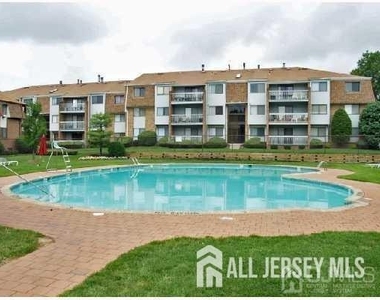 312 Edison Glen Terrace - Photo Thumbnail 3