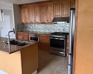 120 W Warren Street - Photo Thumbnail 15