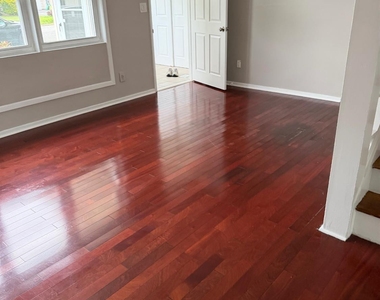 120 W Warren Street - Photo Thumbnail 13
