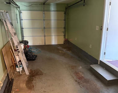 120 W Warren Street - Photo Thumbnail 3