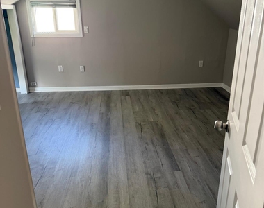 120 W Warren Street - Photo Thumbnail 7