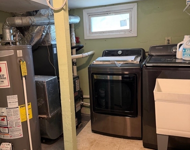 120 W Warren Street - Photo Thumbnail 2