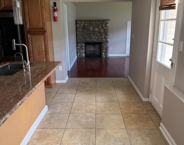 120 W Warren Street - Photo Thumbnail 5