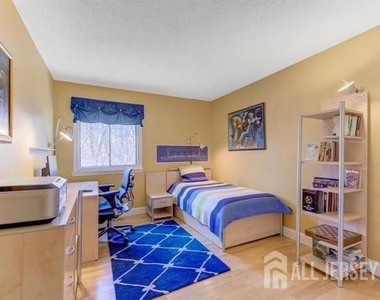 17 Ashford Drive - Photo Thumbnail 20