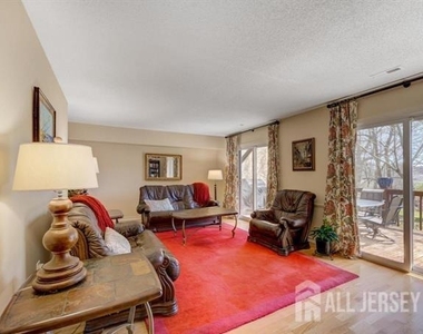 17 Ashford Drive - Photo Thumbnail 5