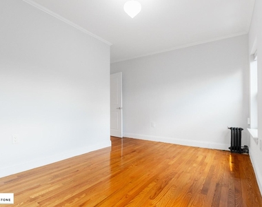 86 Carroll Street - Photo Thumbnail 5
